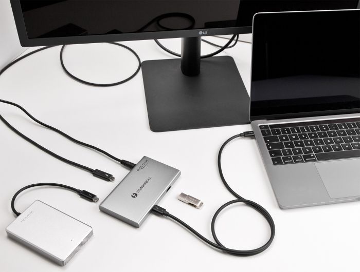 DeLock Thunderbolt 4 Hub 3 Port with additional SuperSpeed USB 10 Gbps Type-A Port 8K